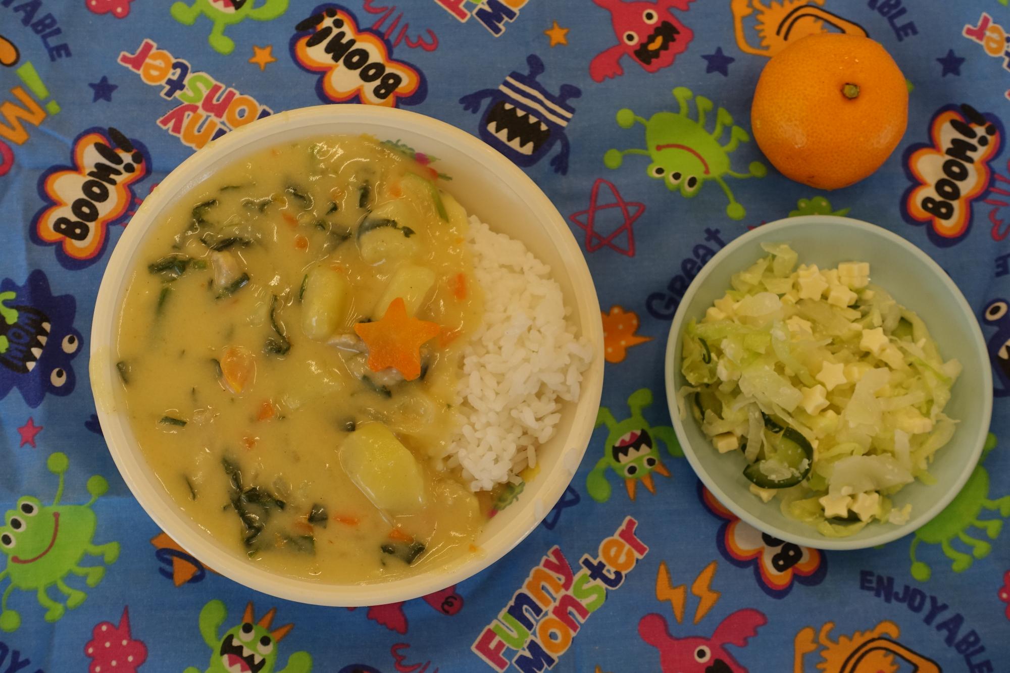 高トレマンカレーと高トレサラダ